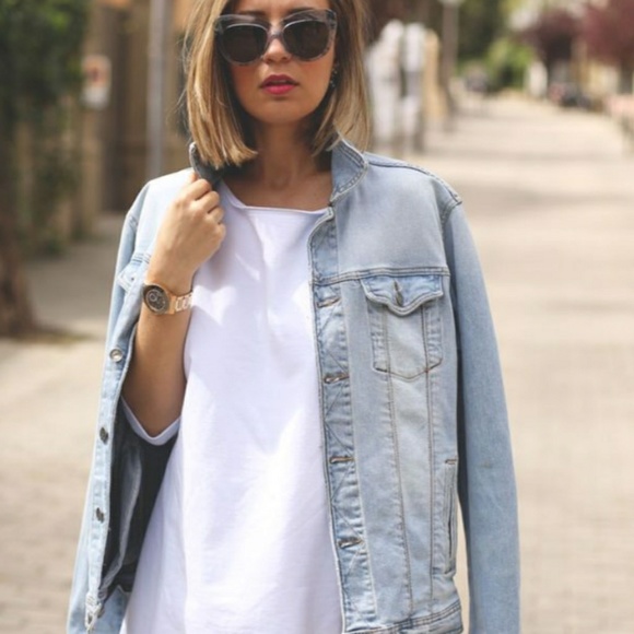 Women's distress denim jacket. - Picture 3 of 8